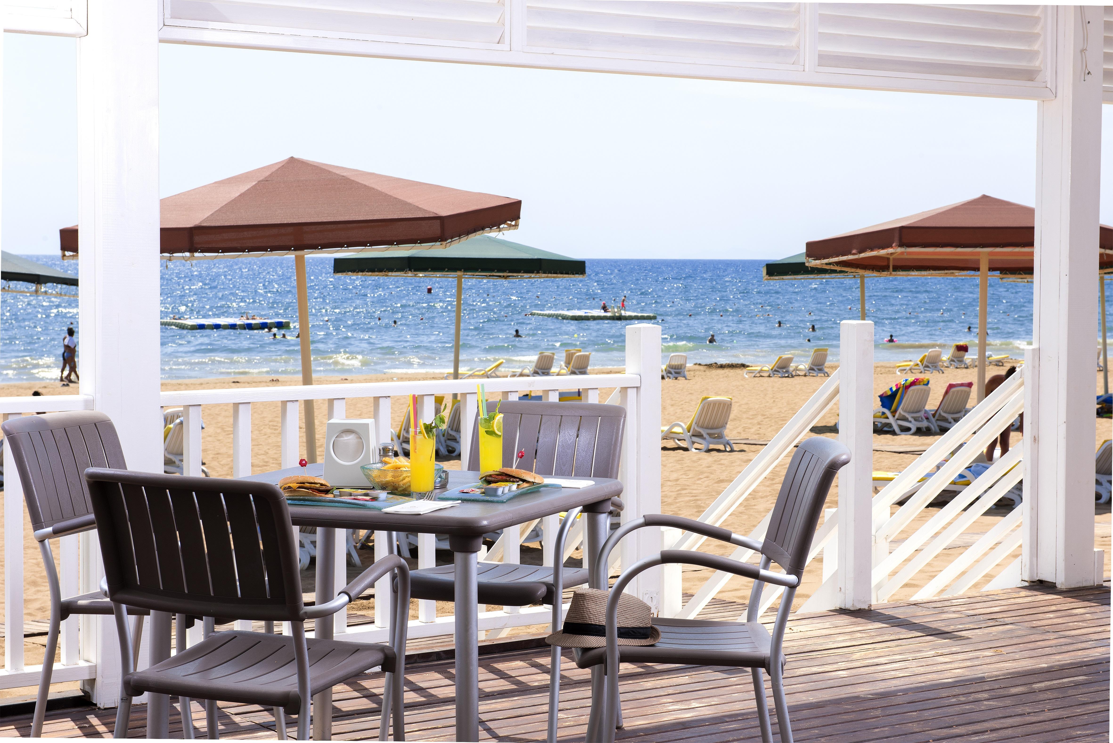 Sentido Kamelya Fulya Hotel & Aqua Colakli Εξωτερικό φωτογραφία Beachfront dining at the Cape May Hotel